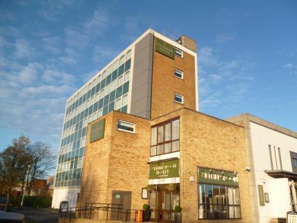 ホテル The Golden Acorn Wetherspoon グレンロセス エクステリア 写真